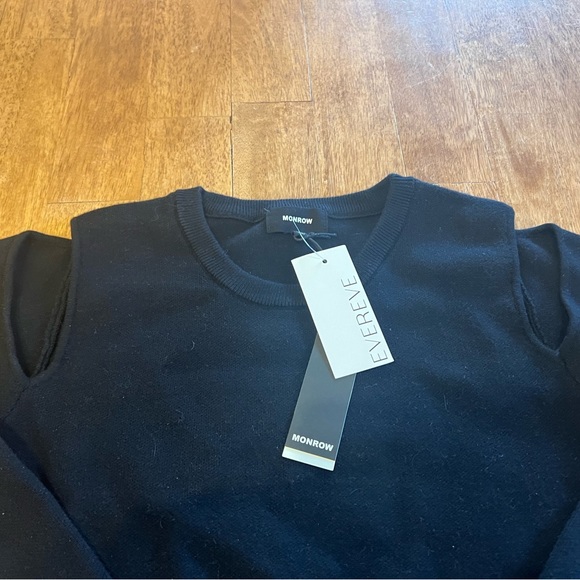 Monrow Supersoft Cut Out Pullover - Picture 4 of 4